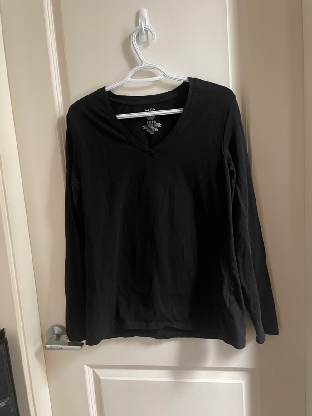 Lord & Taylor Women's Black V-Neck Long Sleeve Top